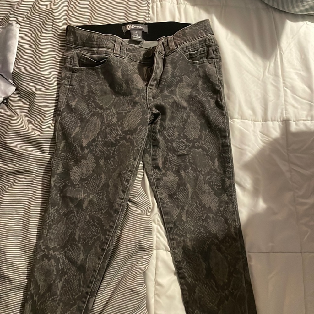 Gray print skinny jeans